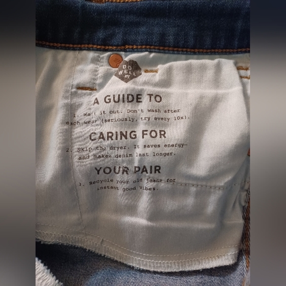 A Madewell 10" High-Rise Skinny Jeans in Danny Wash - Picture 8 of 8